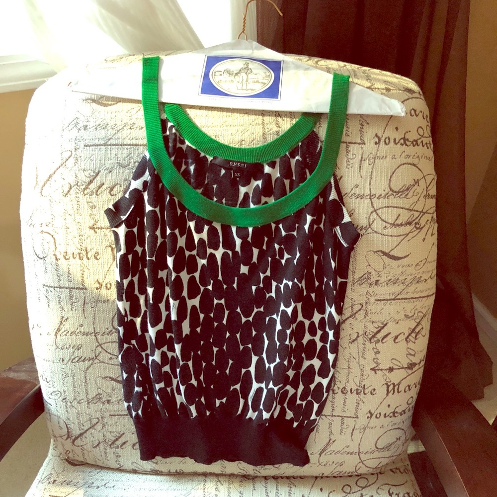 Adorable GUCCI 100% cashmere top